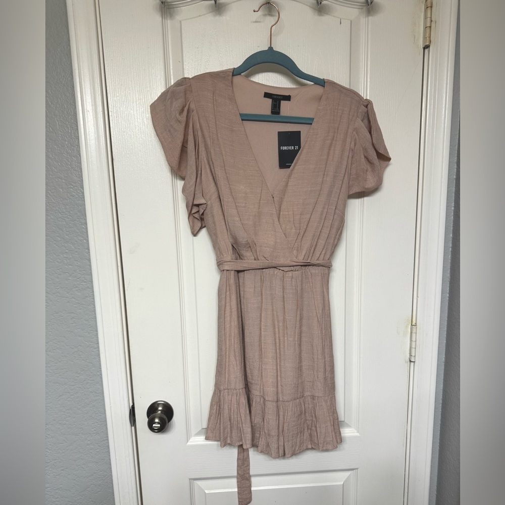 Flowy light pink dress